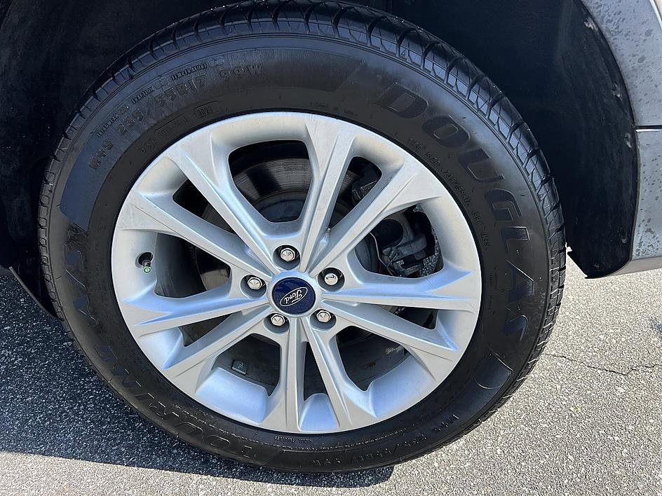 Used 2018 Ford Escape SEL image 10