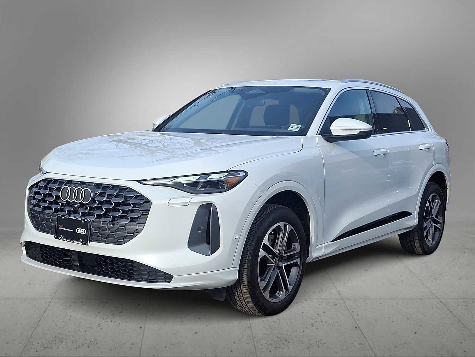 Certified 2025 Audi Q5 Premium w/ Convenience Package image 1