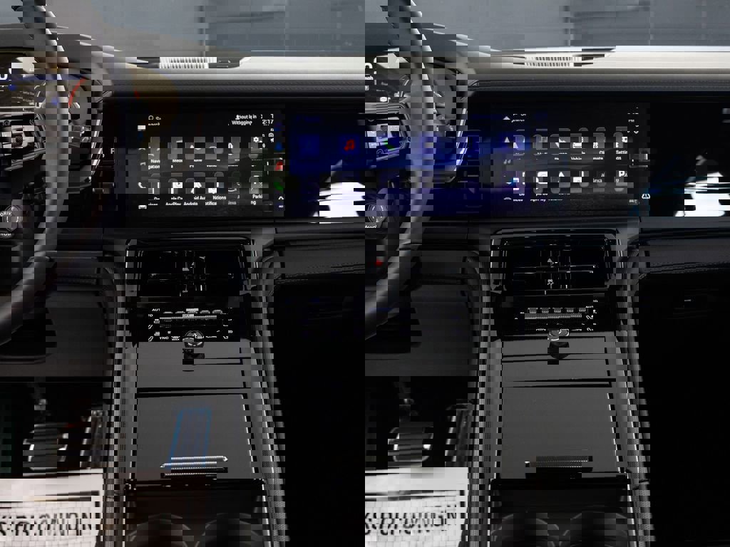 New 2026 Porsche Panamera 4 image 13