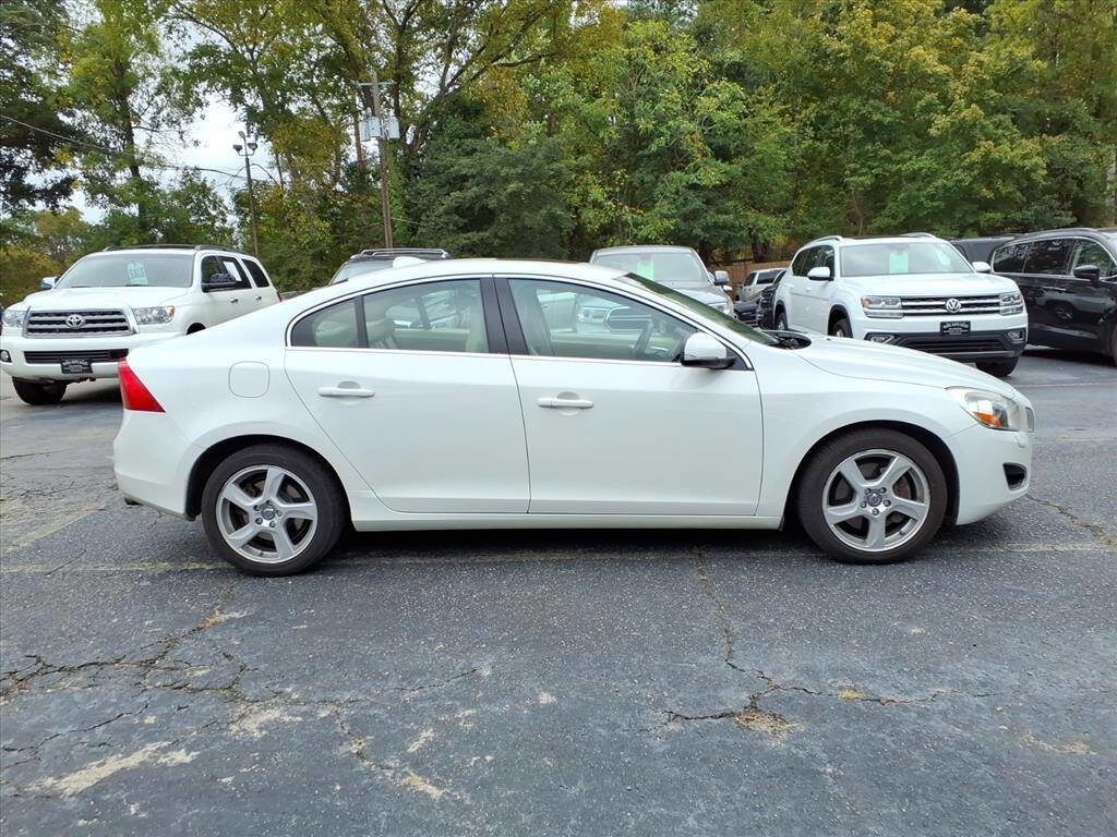 Used 2013 Volvo S60 T5 image 2