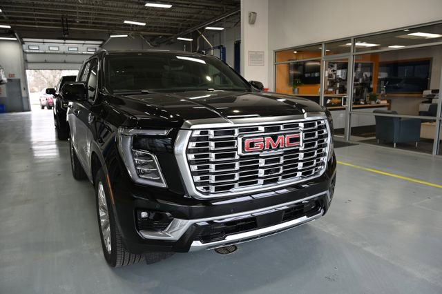 New 2026 GMC Yukon Denali w/ Denali Reserve Package image 3
