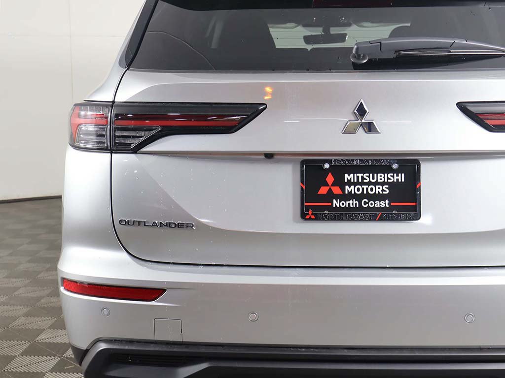 New 2026 Mitsubishi Outlander ES AWD/4WD image 15
