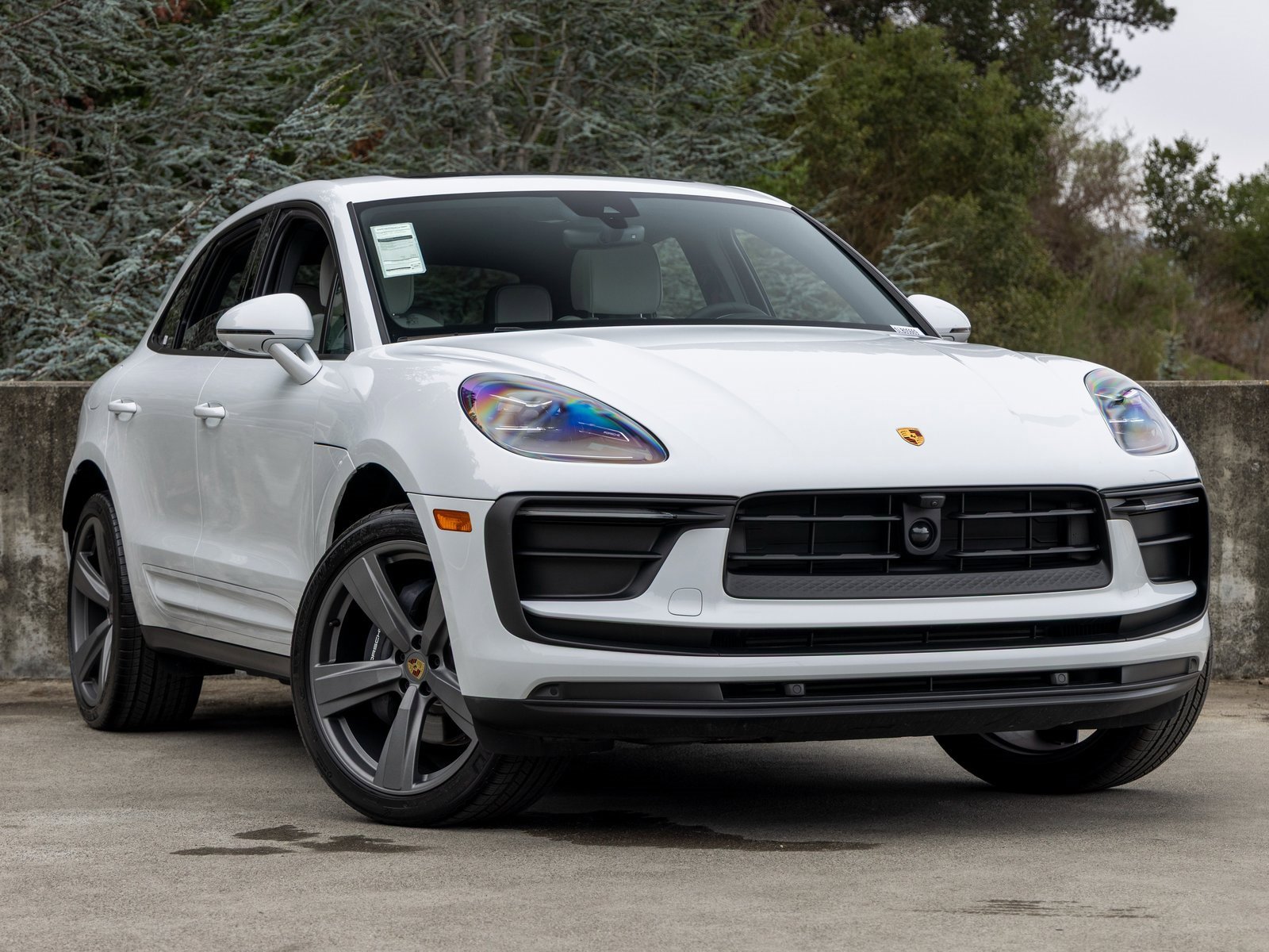 New 2025 Porsche Macan image 6