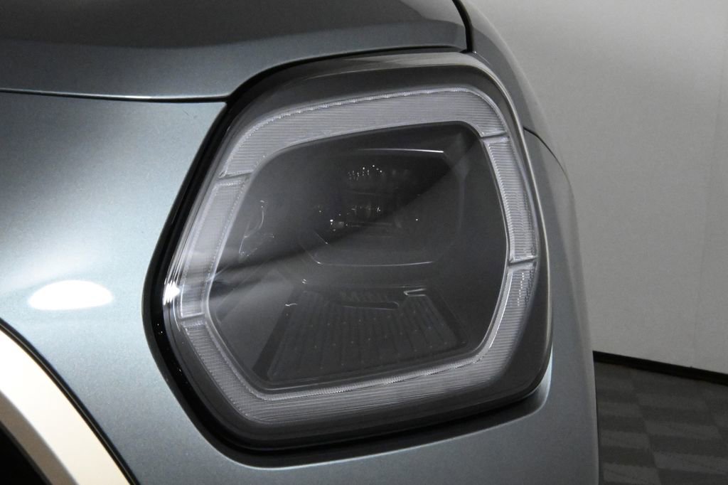 Used 2025 MINI Cooper Countryman S w/ Comfort Package Max image 11