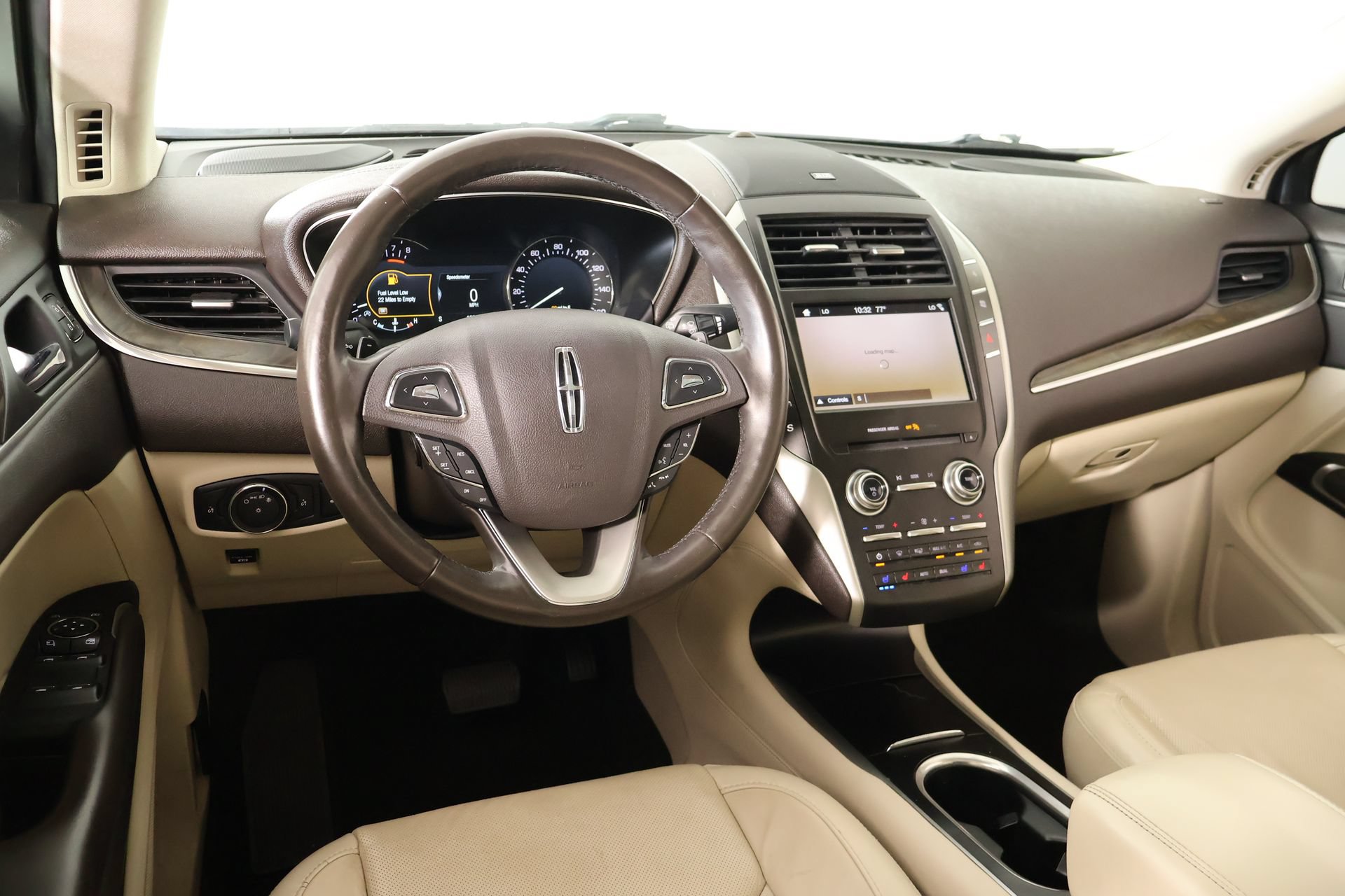 Used 2019 Lincoln MKC Reserve w/ MKC Climate Package FWD image 2
