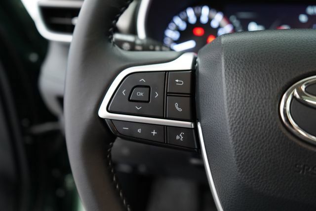 Used 2023 Toyota Highlander XLE image 17