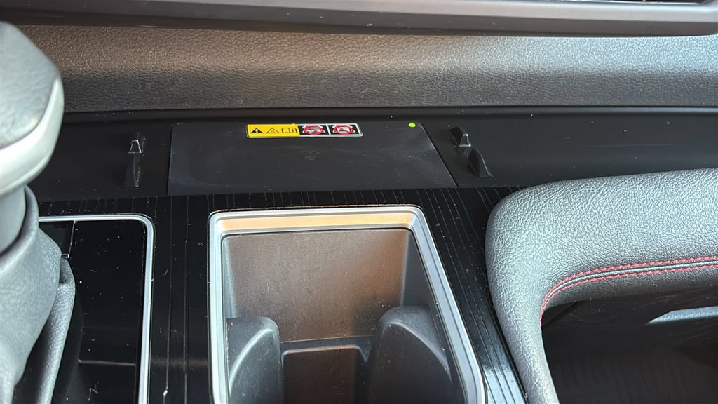 Used 2025 Toyota Sienna XSE FWD image 22