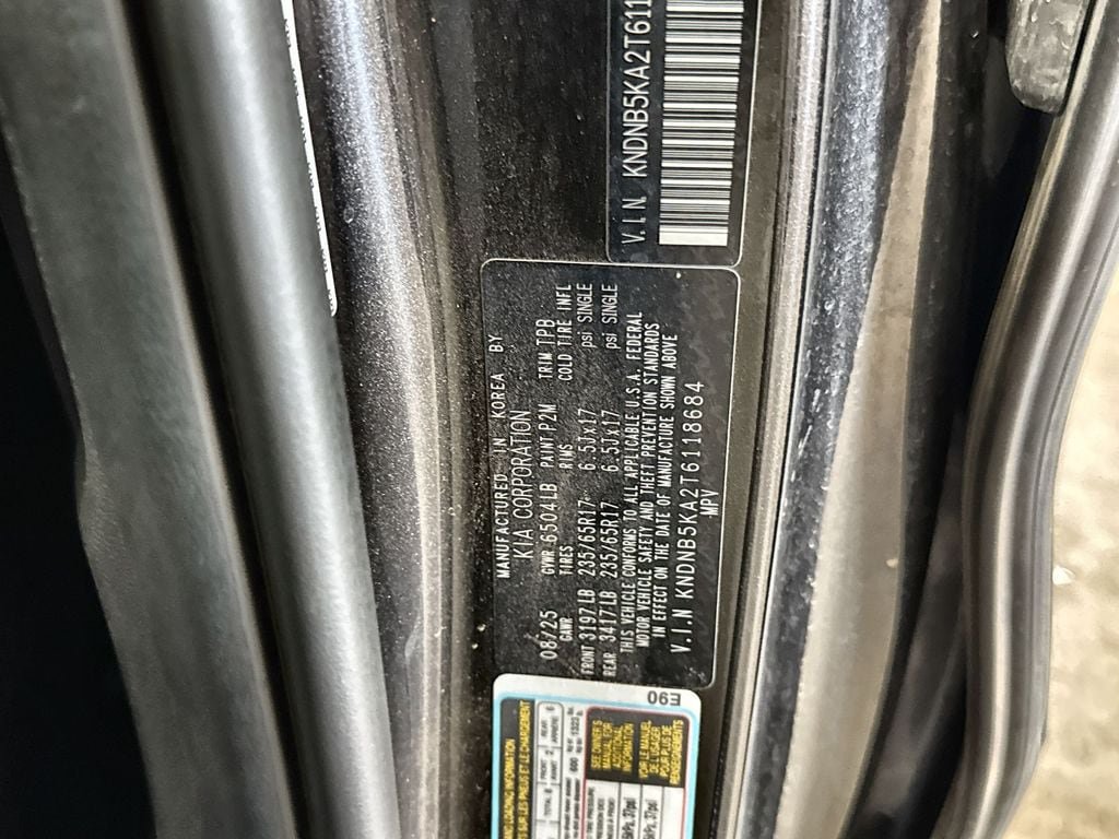 Used 2026 Kia Carnival LXS FWD image 10