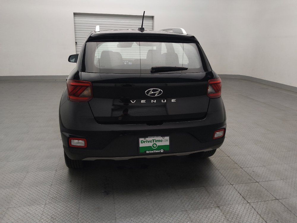 Used 2025 Hyundai Venue SEL FWD image 6