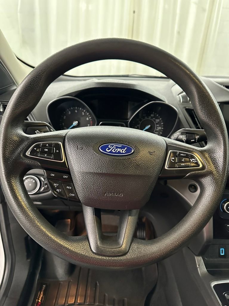 Used 2018 Ford Escape SE w/ SE Sync 3 Package AWD/4WD image 14
