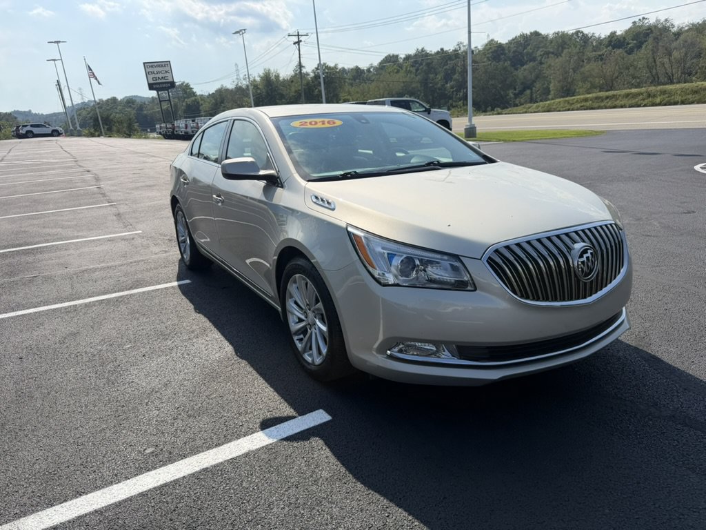 Used 2016 Buick LaCrosse FWD image 8