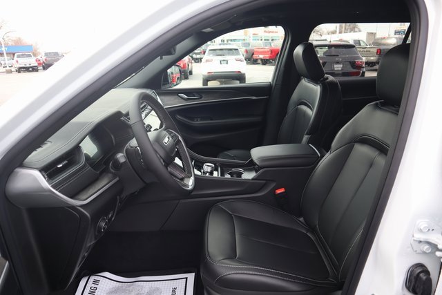 New 2025 Jeep Grand Cherokee L Limited image 8