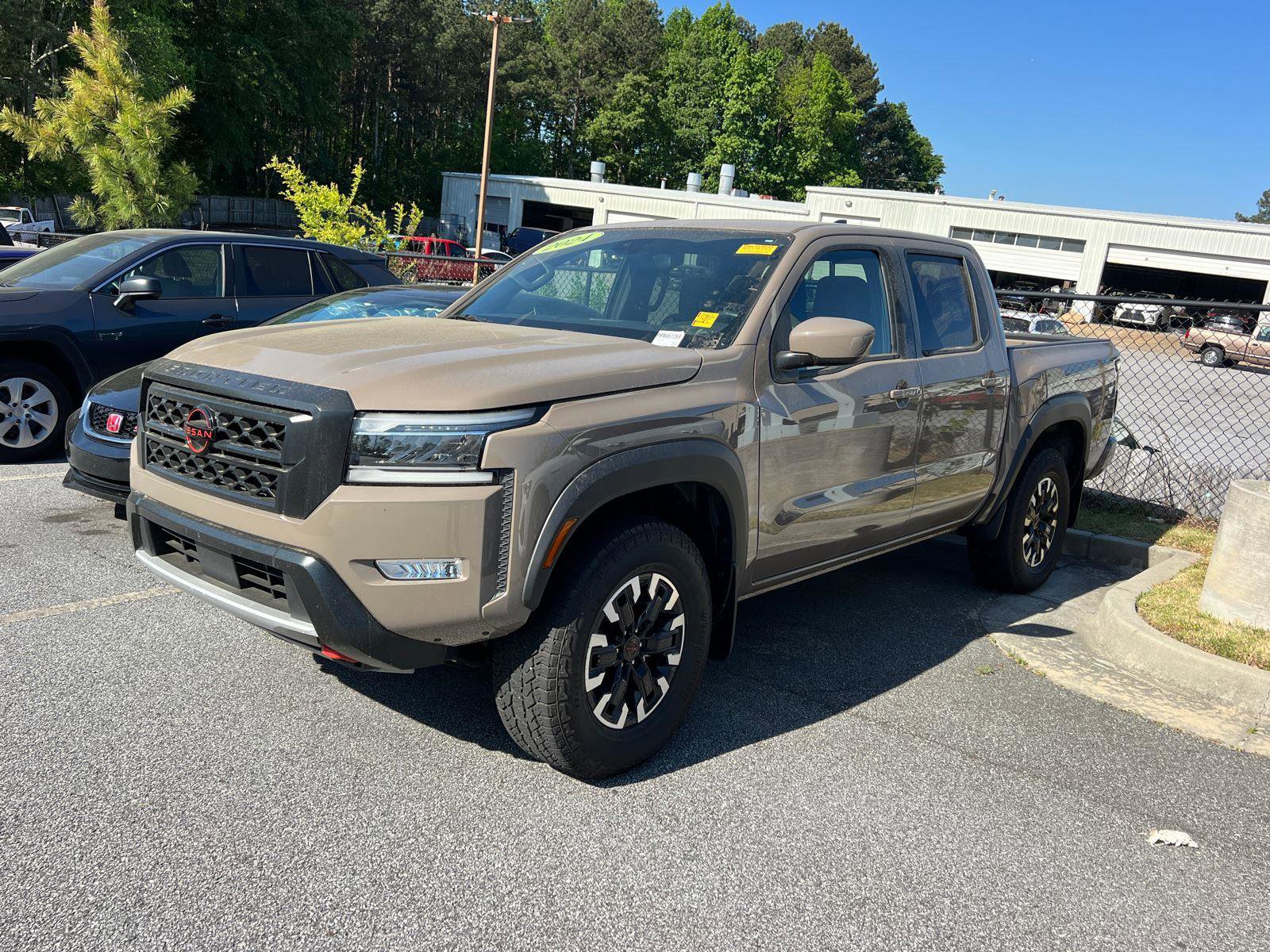 Used 2024 Nissan Frontier PRO-4X w/ Technology Package image 1