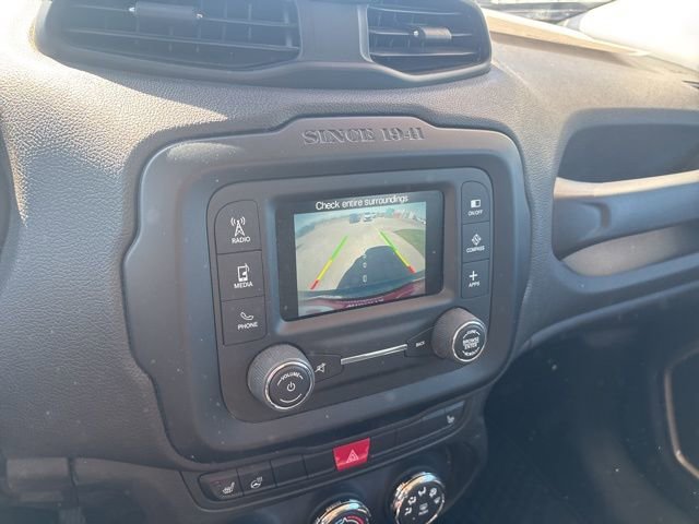 Used 2017 Jeep Renegade Latitude w/ Cold Weather Group AWD/4WD image 14