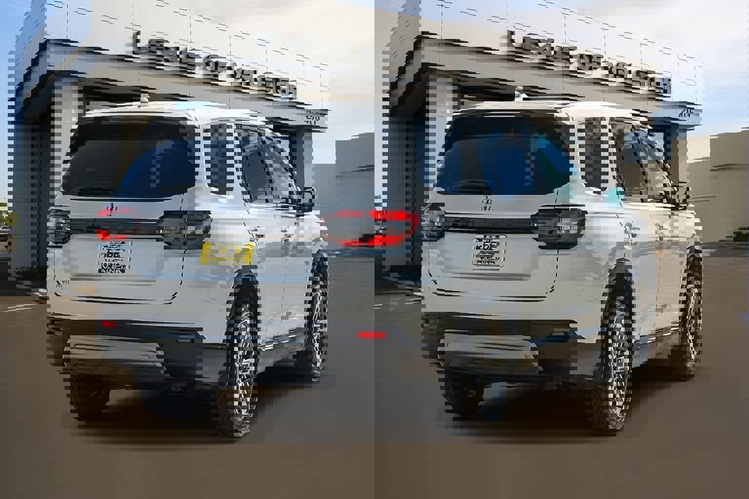 Used 2025 Honda Pilot EX-L image 4