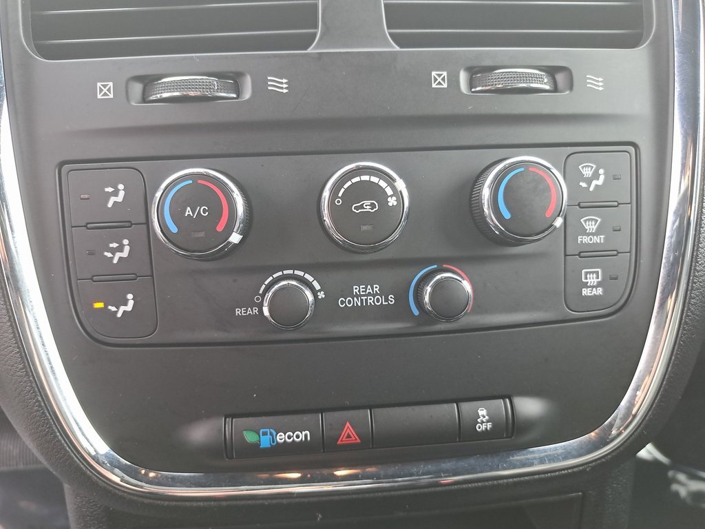 Used 2019 Dodge Grand Caravan SE image 22