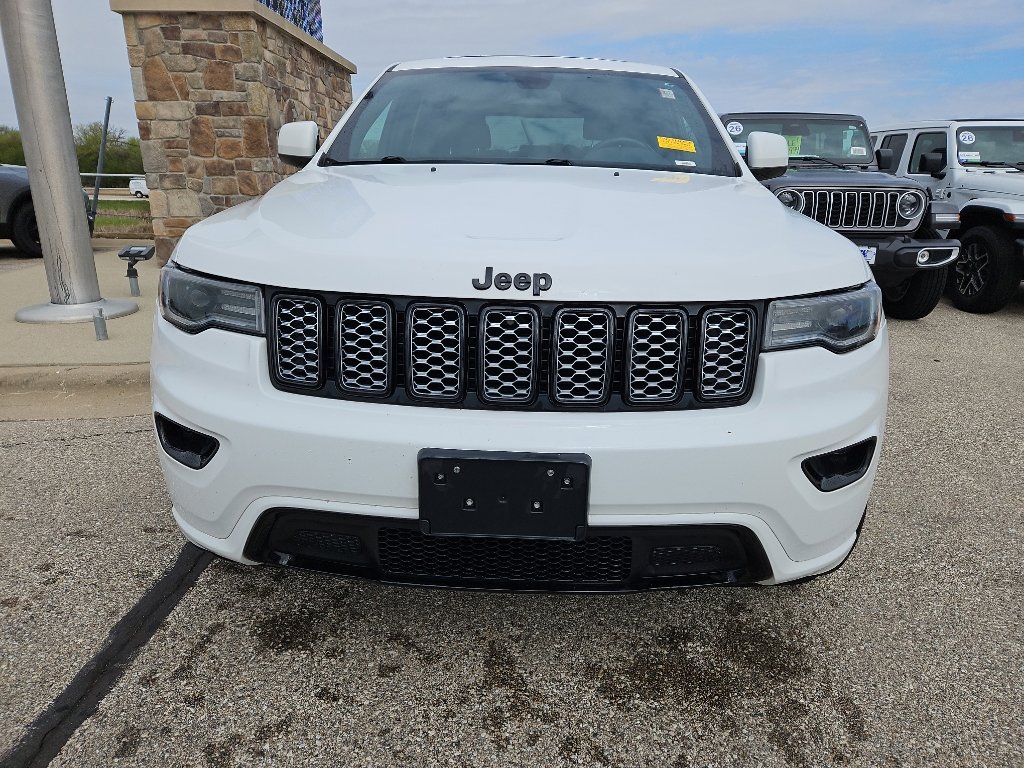 Used 2021 Jeep Grand Cherokee Laredo X AWD/4WD image 2