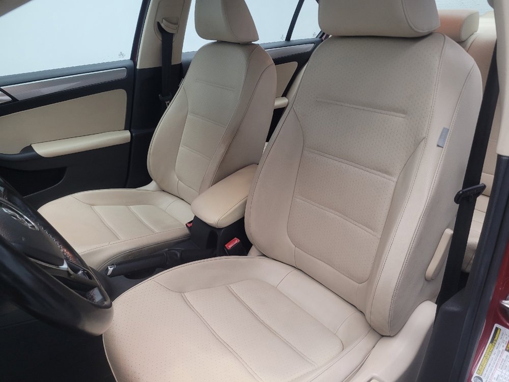 Used 2017 Volkswagen Jetta SE image 17