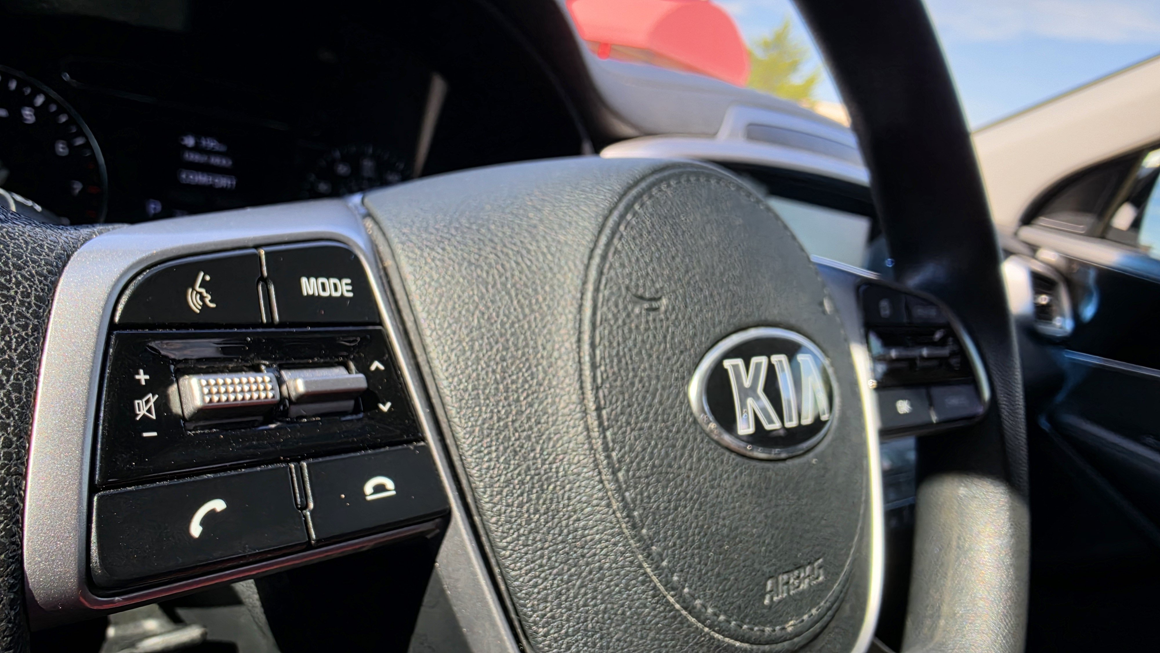 Used 2020 Kia Sorento L FWD image 45