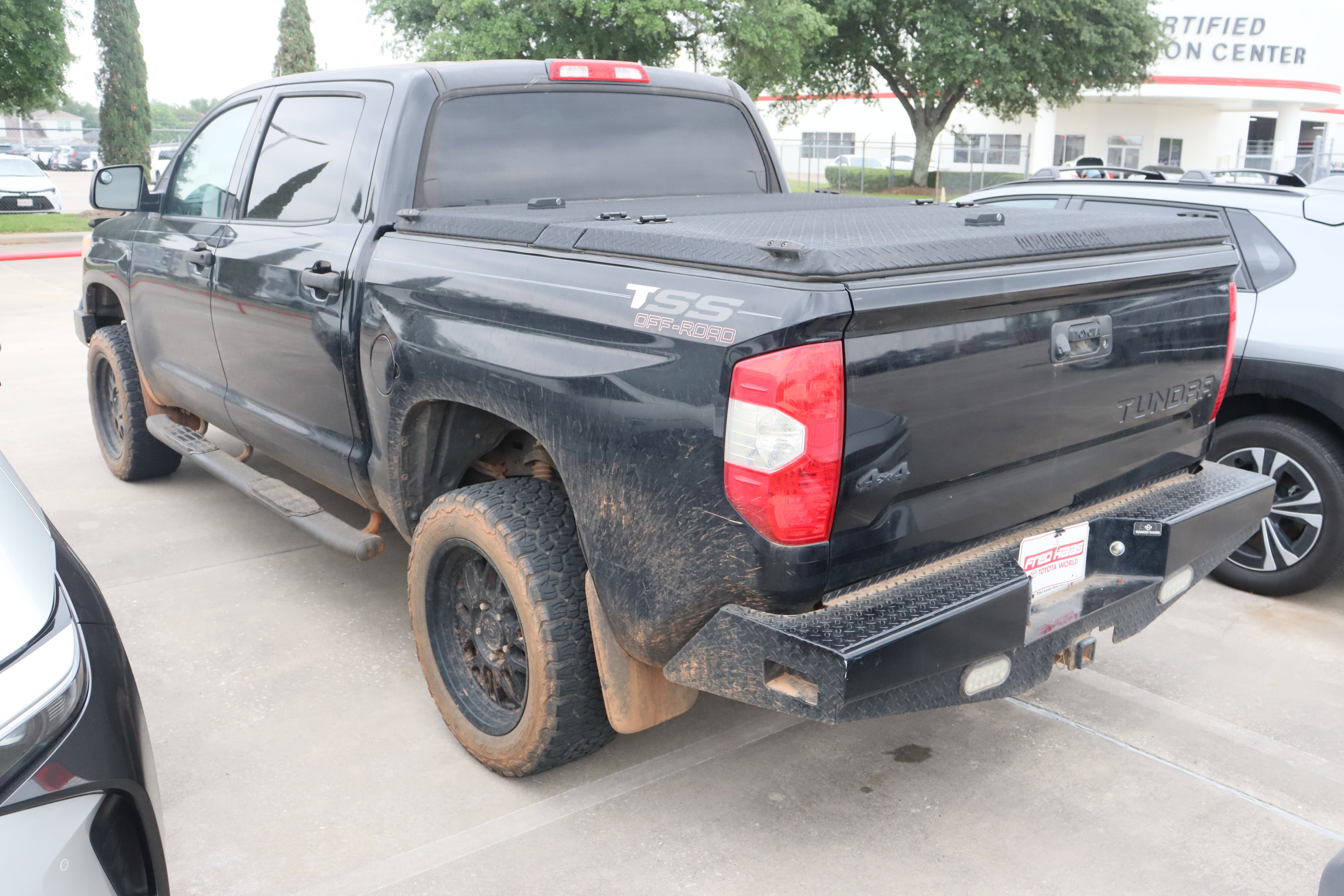 Used 2016 Toyota Tundra SR5 w/ SR5 Upgrade Package AWD/4WD image 7