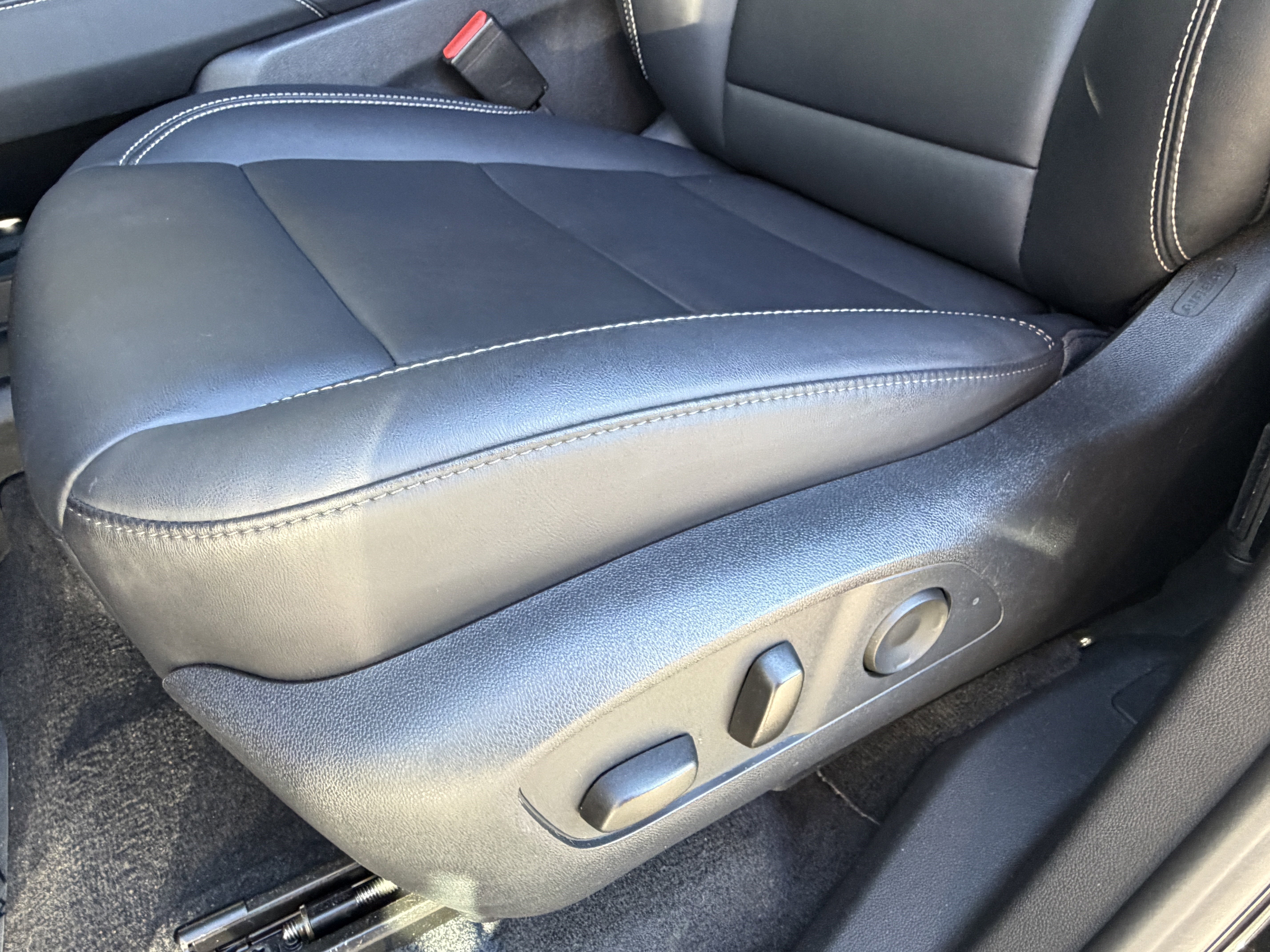 Used 2024 GMC Acadia Elevation w/ Luxury Package image 13