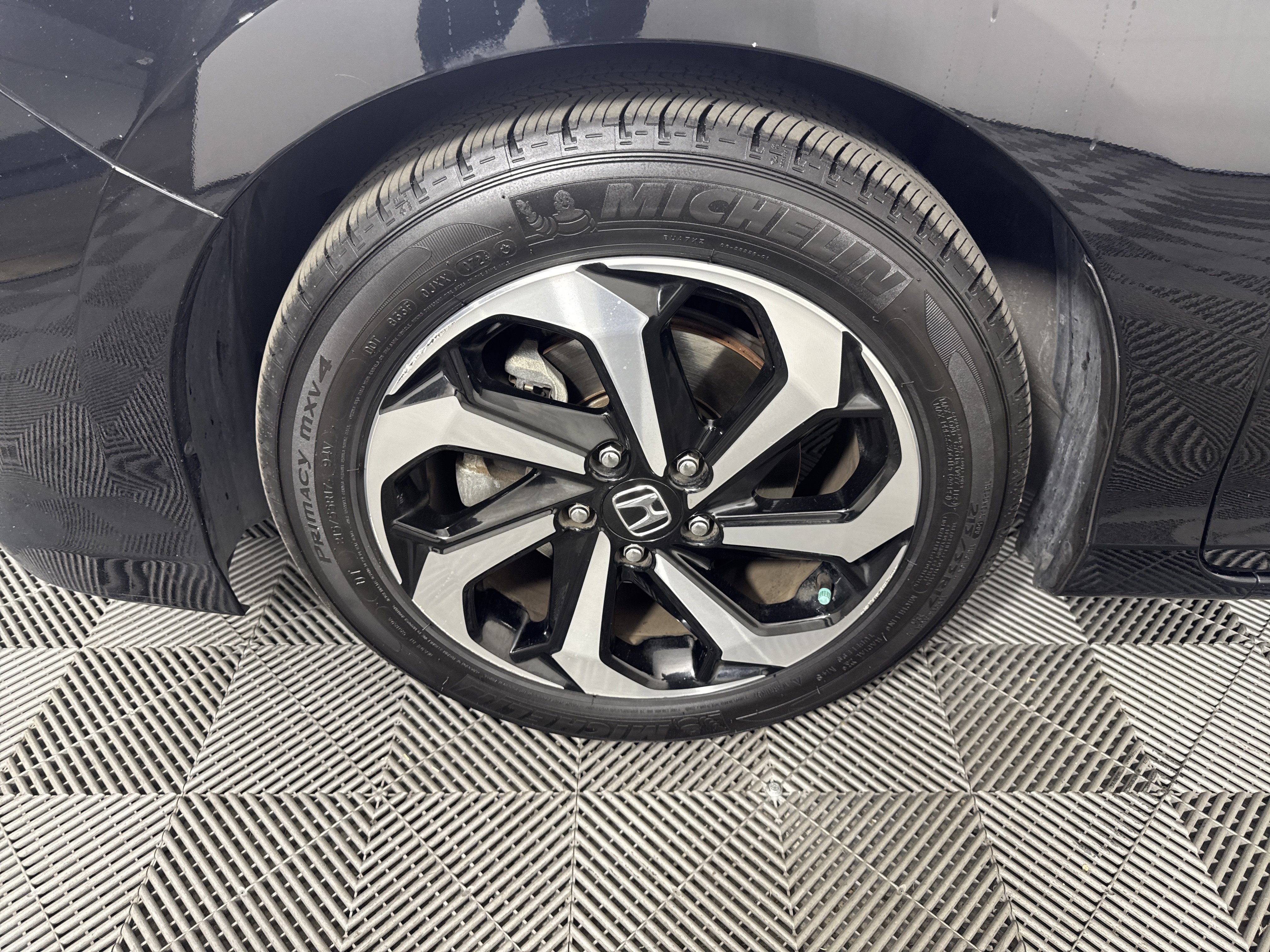 Used 2017 Honda Accord EX image 11