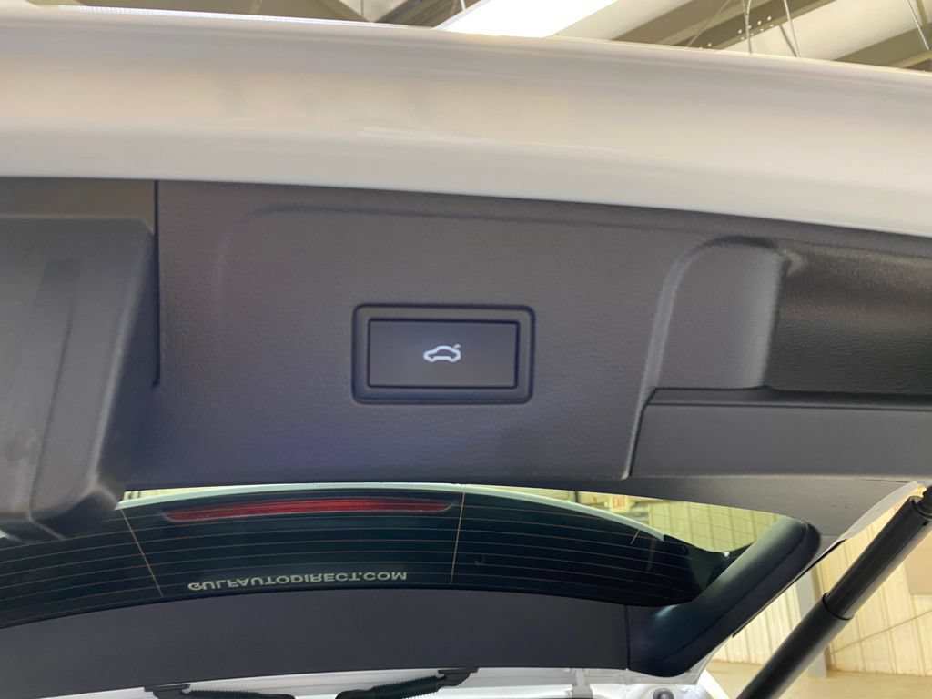 Used 2025 Volkswagen Atlas SE FWD image 31