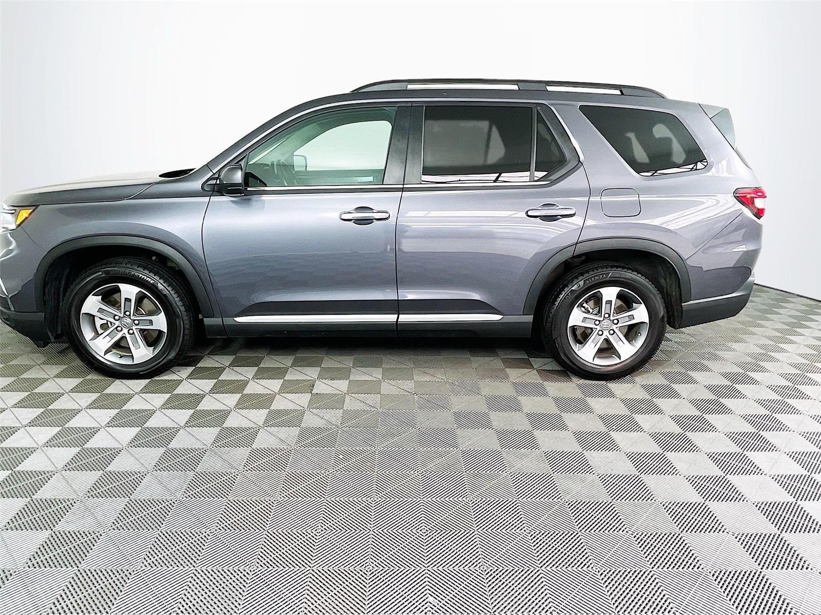 Used 2024 Honda Pilot EX-L image 4