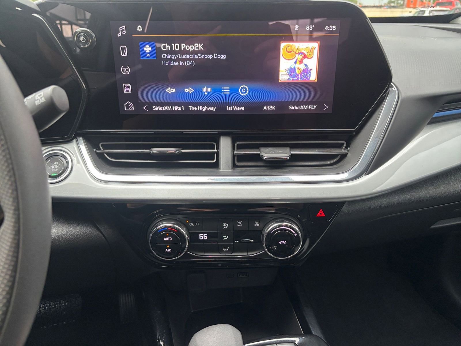 Used 2025 Chevrolet Trax LT FWD image 17
