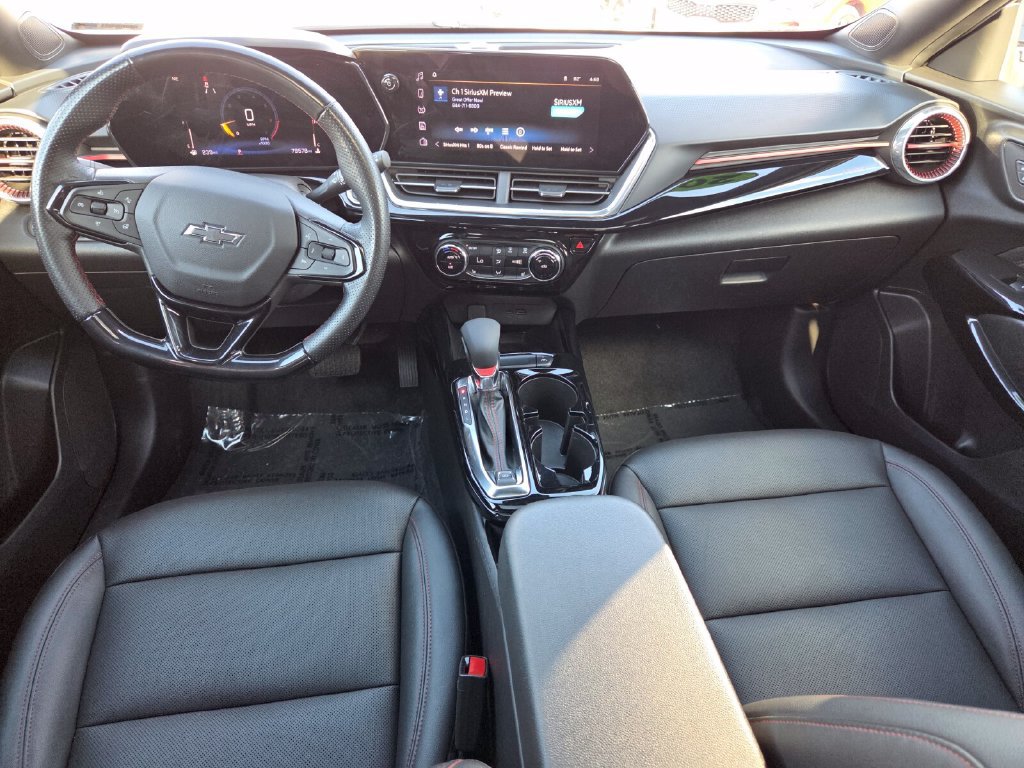 Used 2024 Chevrolet Trax RS w/ Sunroof Package FWD image 9