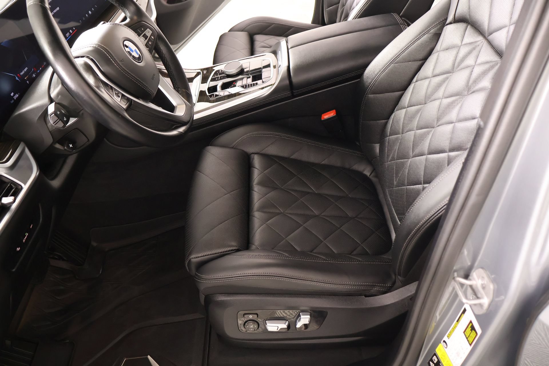 Used 2024 BMW X5 xDrive40i AWD/4WD image 12