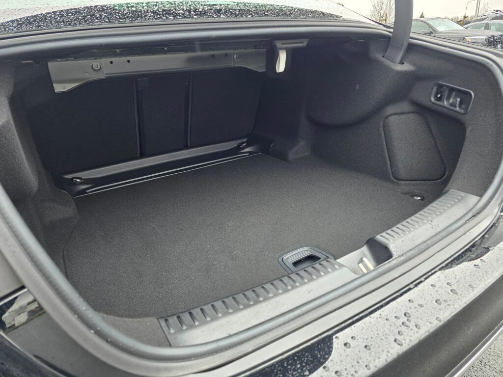 Used 2025 Mercedes-Benz E 350 4MATIC Sedan image 21