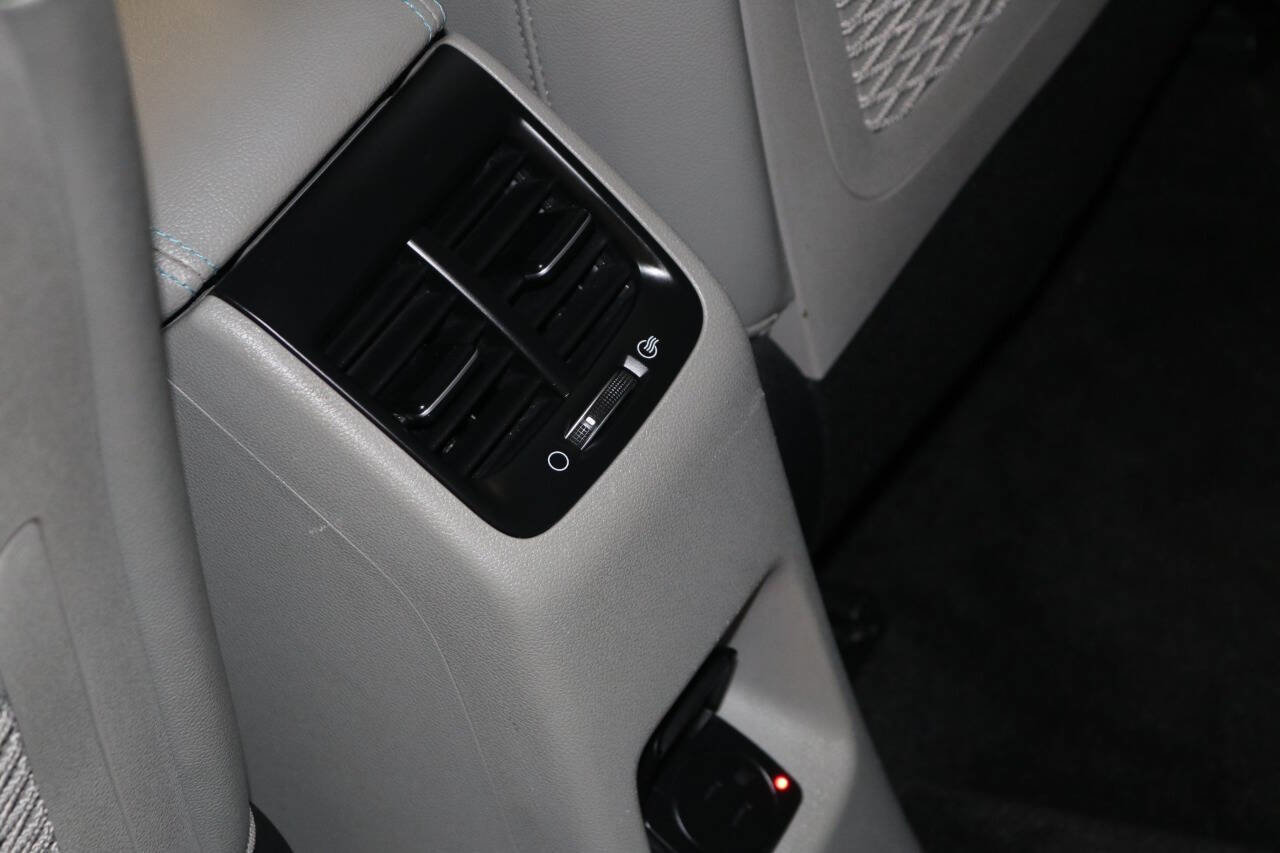 Used 2018 Kia Niro EX Premium image 56