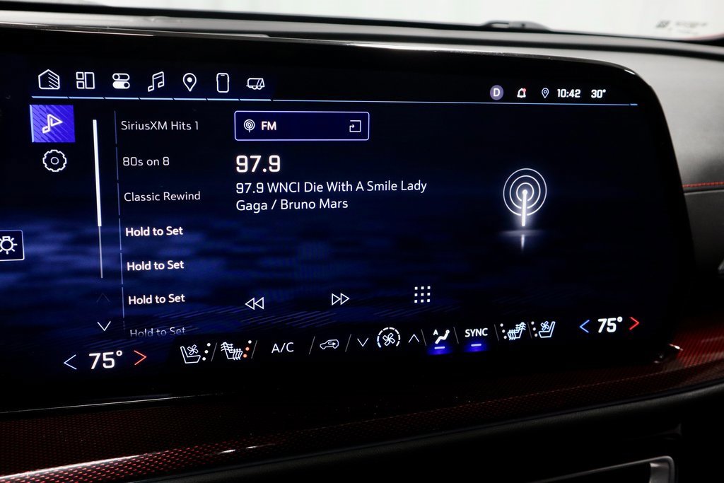 Used 2024 Chevrolet Traverse RS w/ LPO, Floor Liner Package image 4