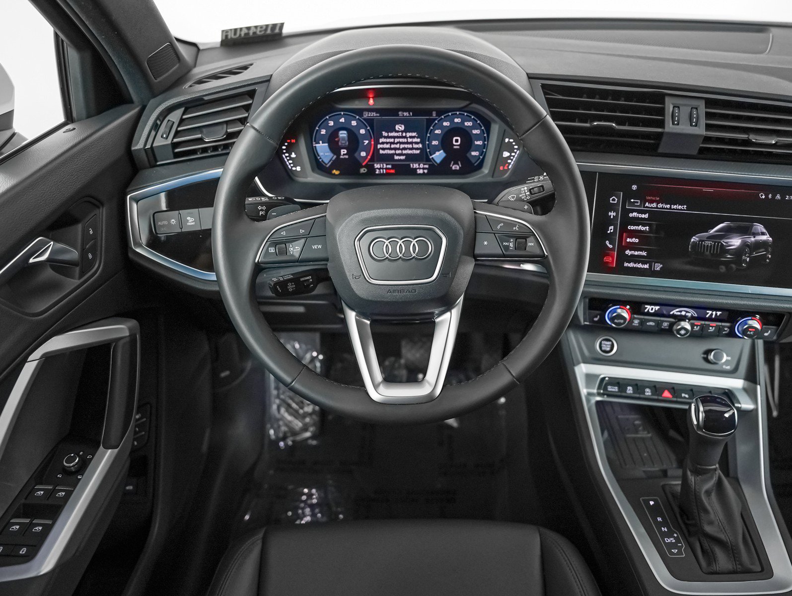 Certified 2025 Audi Q3 2.0T Premium w/ Convenience Package AWD/4WD image 15