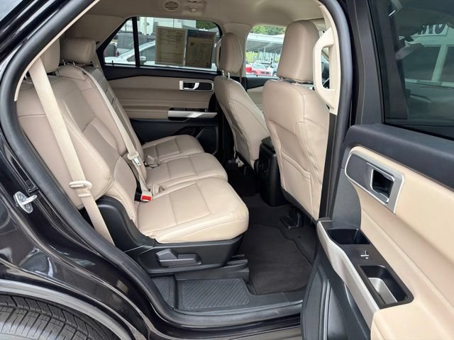Used 2023 Ford Explorer XLT w/ Equipment Group 202A AWD/4WD image 34