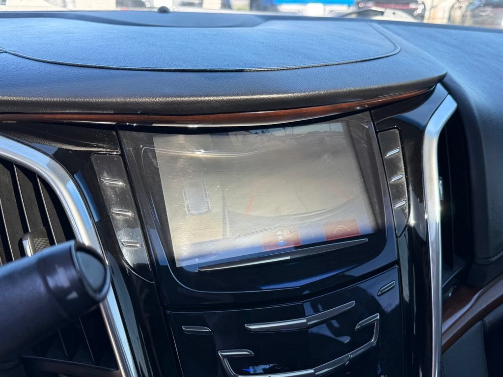 Used 2019 Cadillac Escalade Luxury AWD/4WD image 21