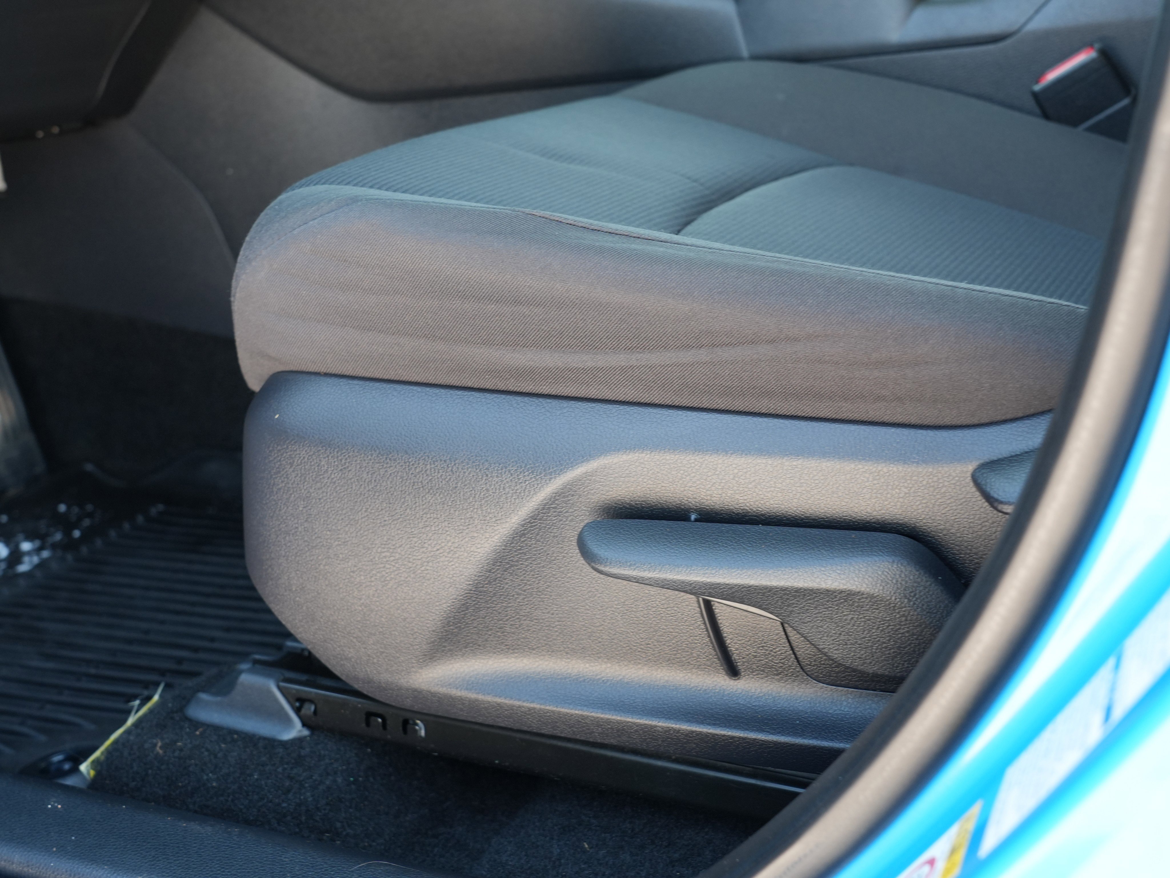 Used 2019 Toyota RAV4 LE w/ All Weather Liner Package image 15