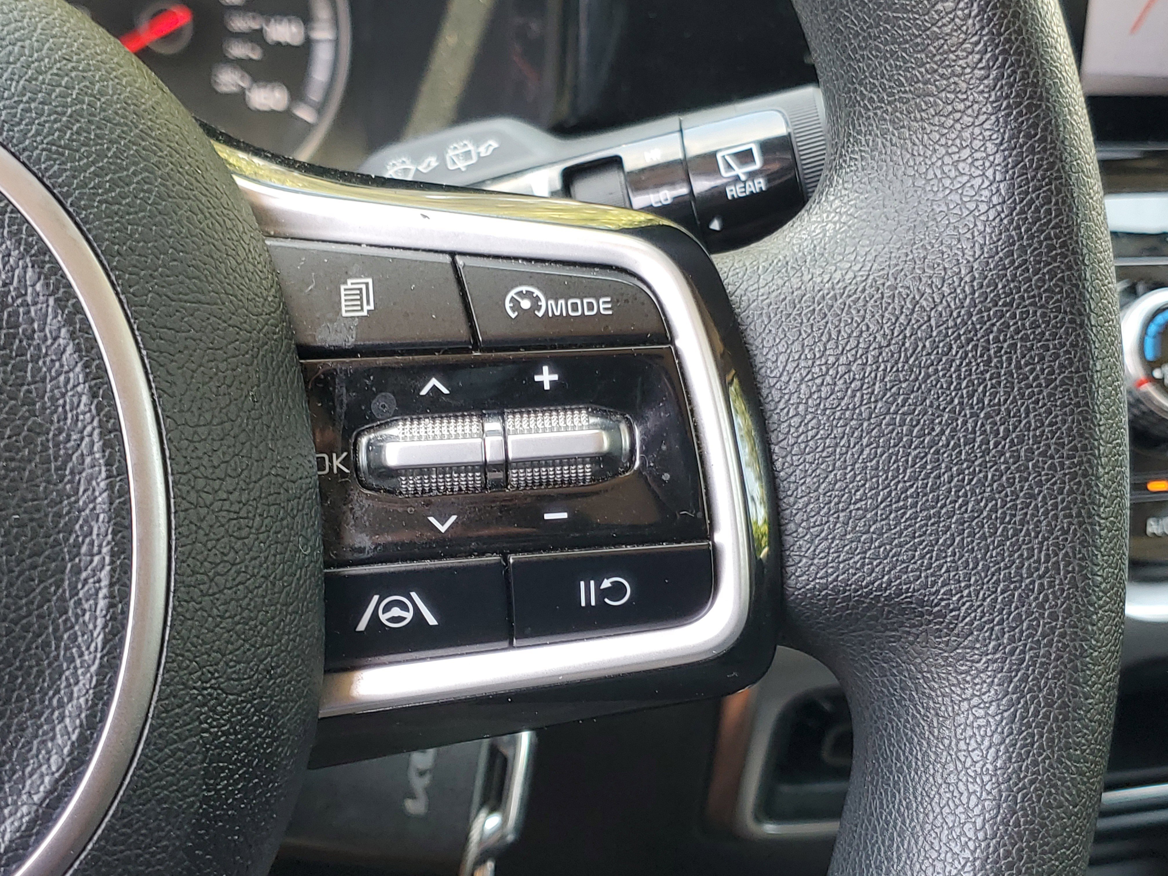 Used 2022 Kia Sorento LX image 22