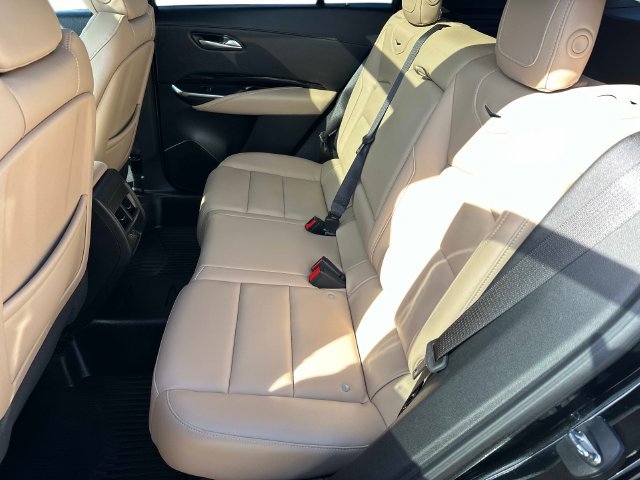 Used 2024 Cadillac XT4 Luxury w/ Cold Weather Package AWD/4WD image 13