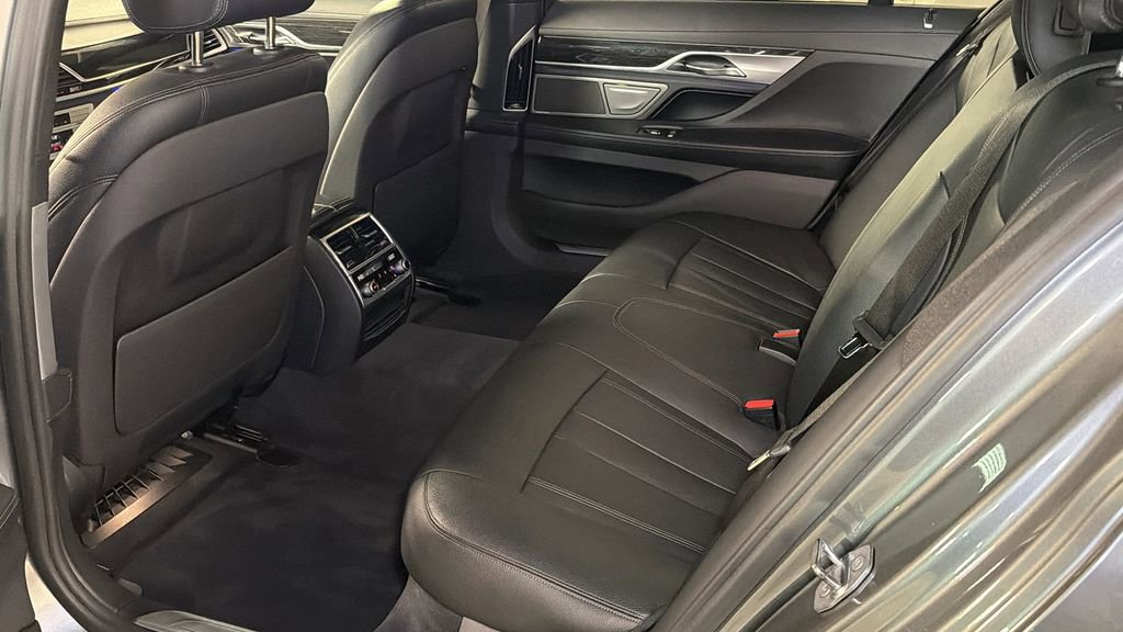 Used 2017 BMW 740e xDrive image 14