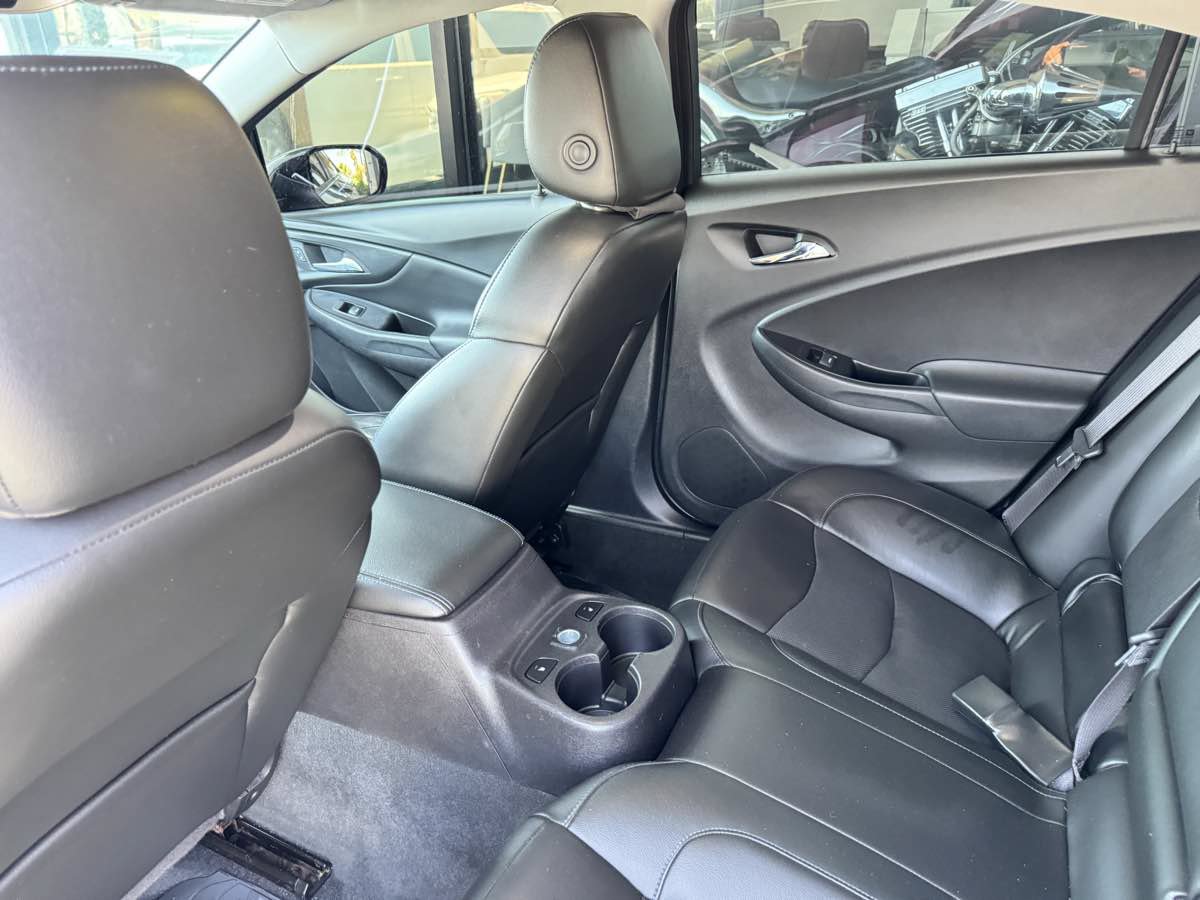 Used 2017 Chevrolet Volt Premier w/ Driver Confidence II Package FWD image 28
