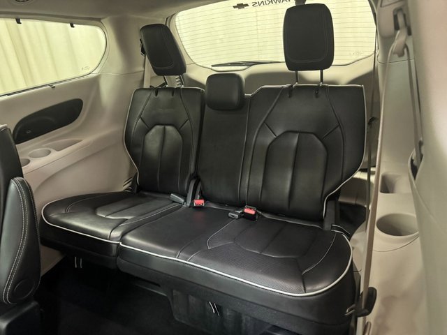 Used 2024 Chrysler Pacifica Limited image 30