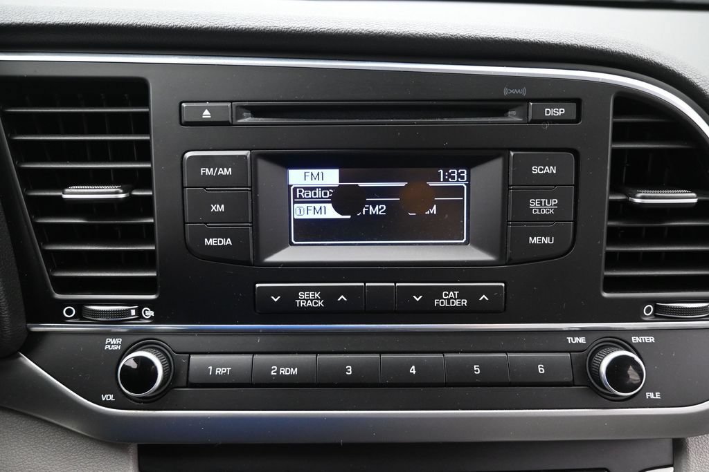 Used 2017 Hyundai Elantra SE FWD image 18