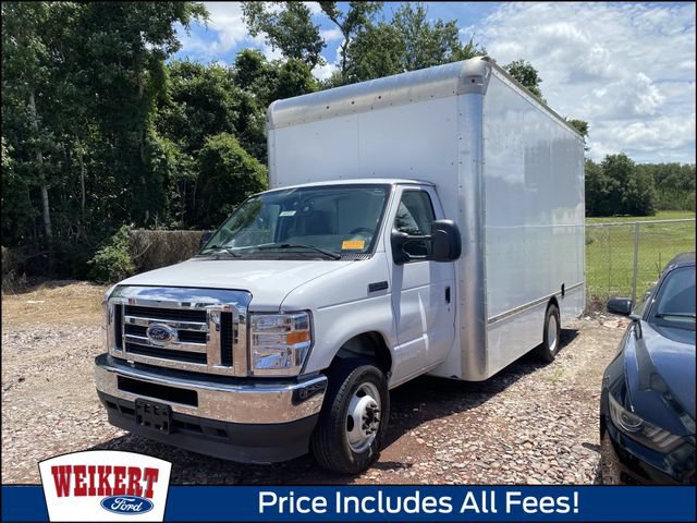 Used 2023 Ford E-450 and Econoline 450 Super Duty w/ Power Windows & Locks Group RWD image 1