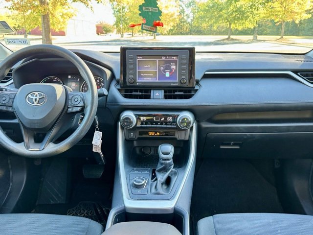 Used 2022 Toyota RAV4 LE image 24