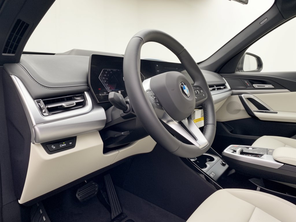 New 2027 BMW X1 xDrive28i AWD/4WD image 4