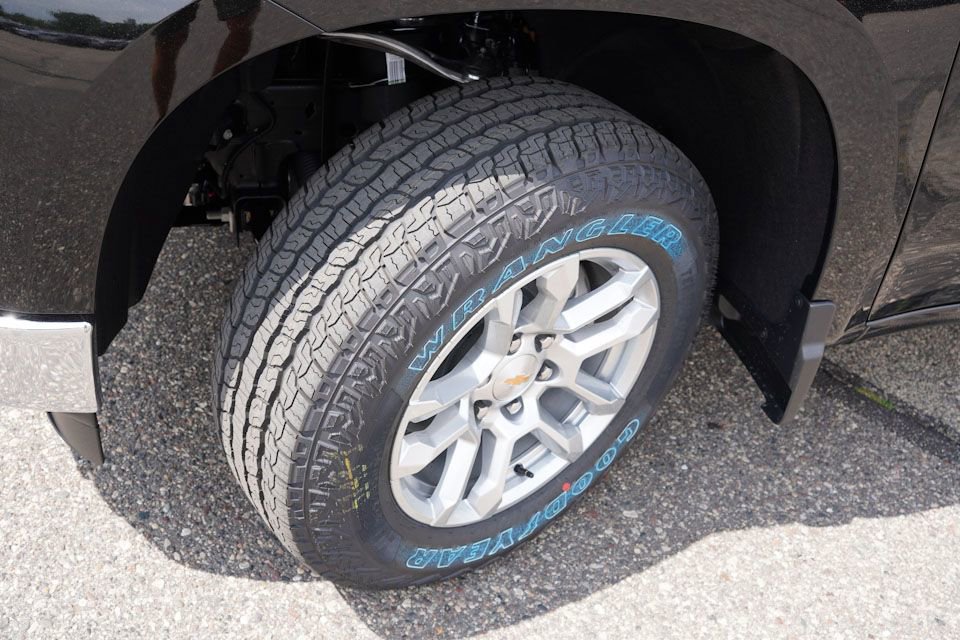 New 2026 Chevrolet Silverado 1500 LT w/ Convenience Package II image 9