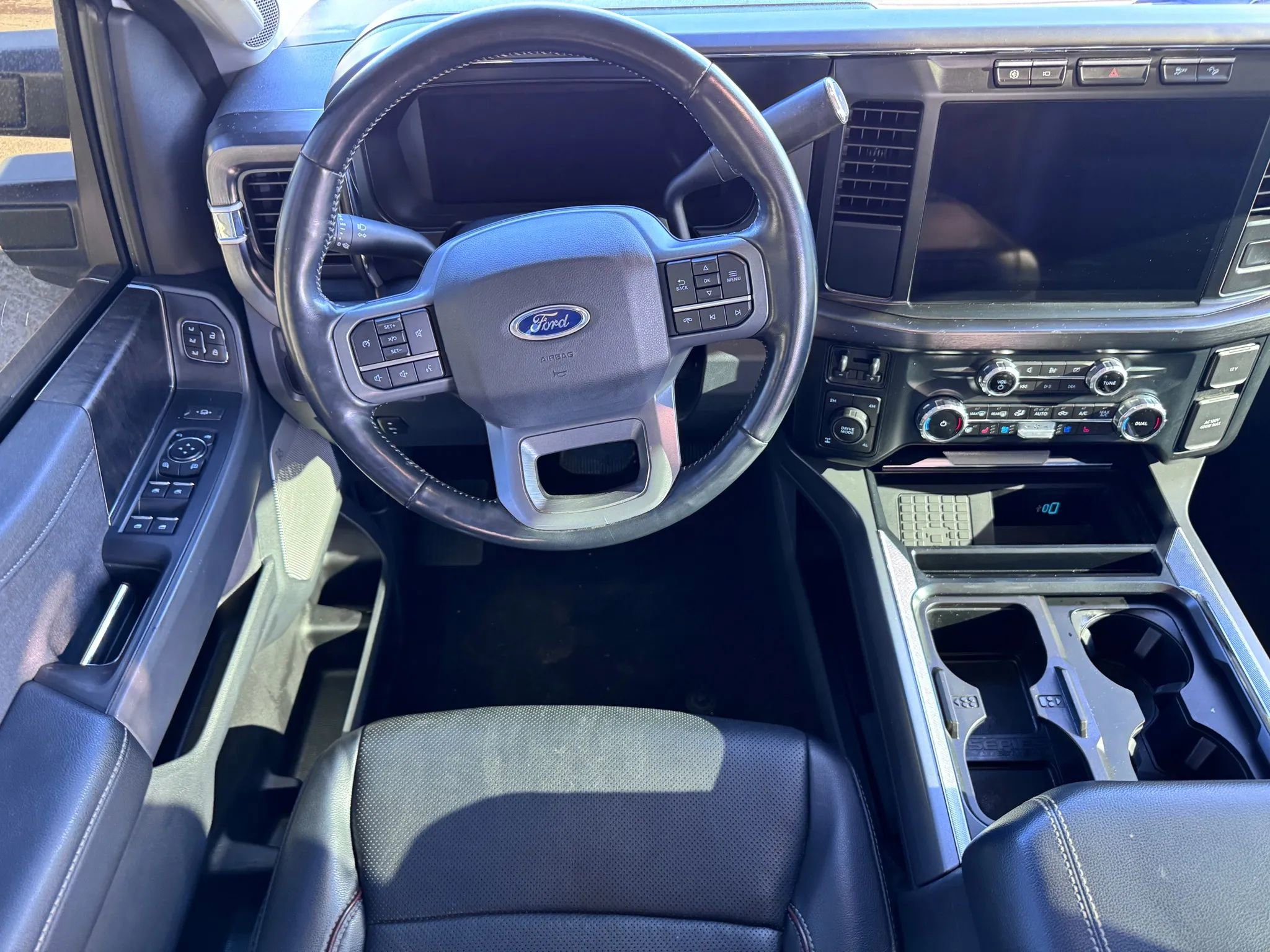 Used 2023 Ford F250 Lariat w/ FX4 Off-Road Package image 9