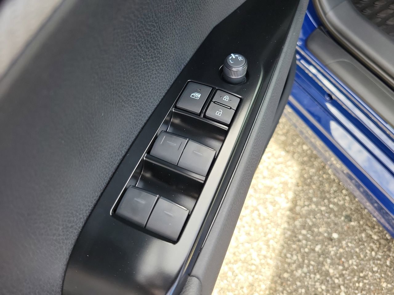 Used 2026 Toyota Camry SE FWD image 15